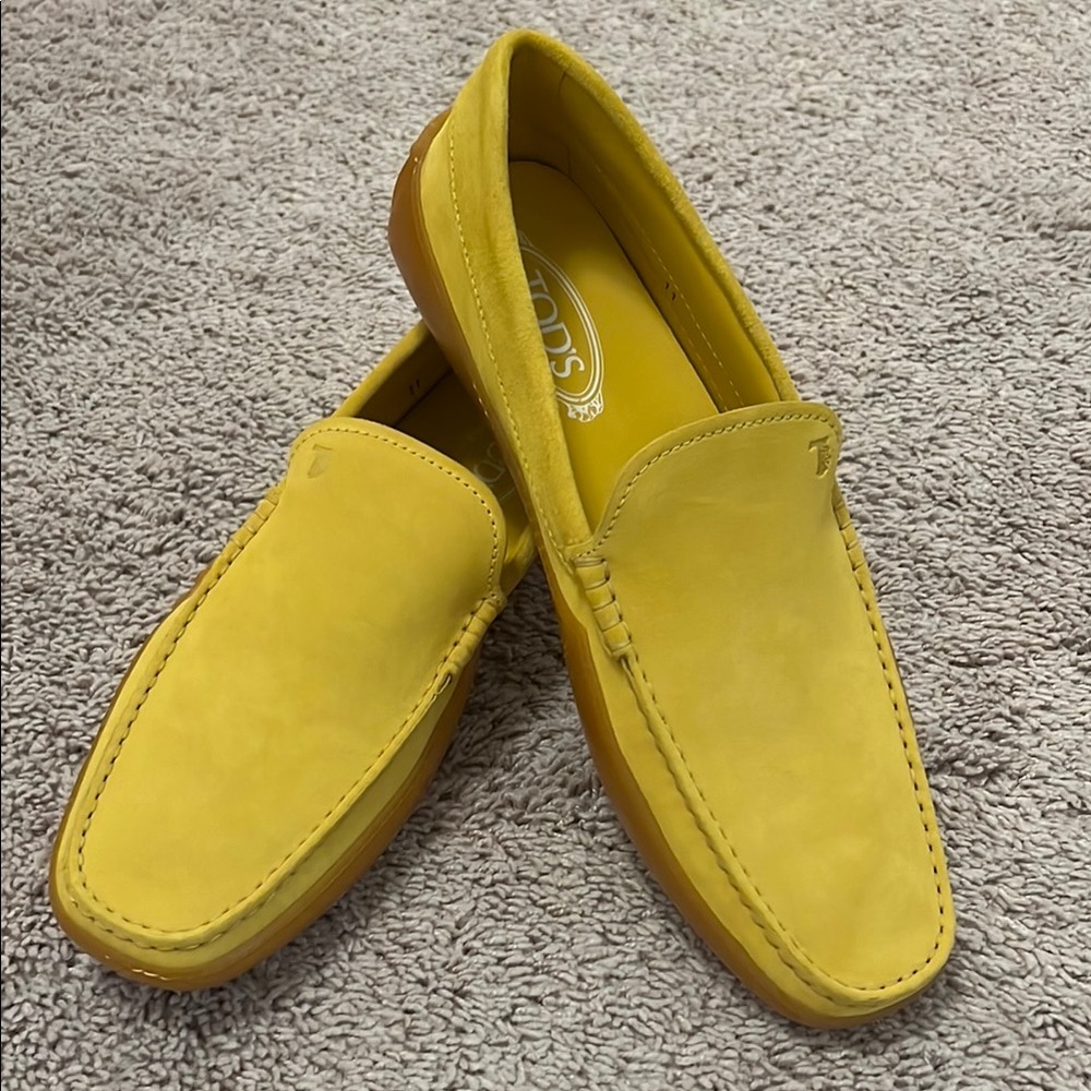 Tod's Yellow Loafers Vibrant Slip-On Shoes